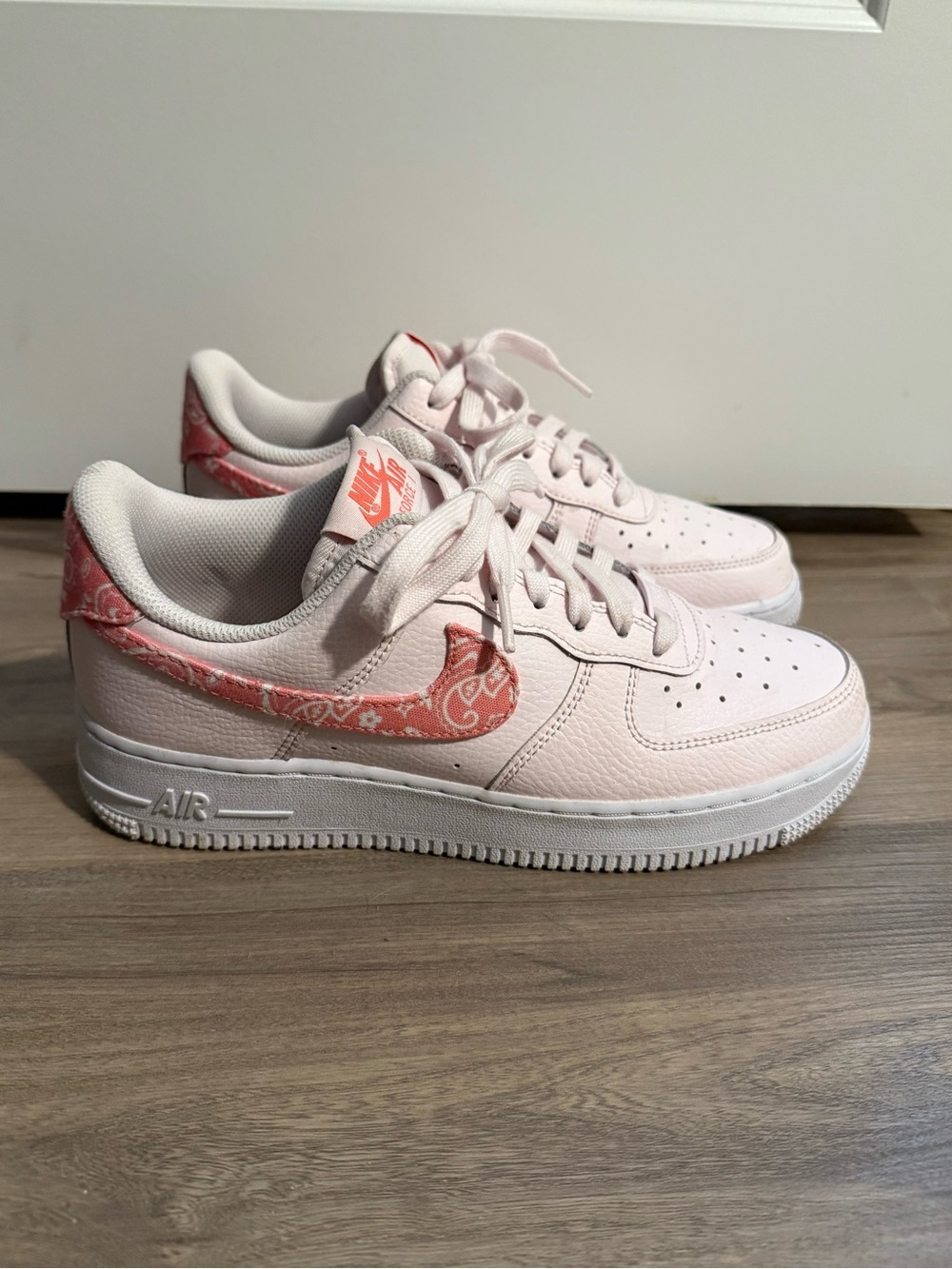 Nike Women's Pink Air Force 1 Low